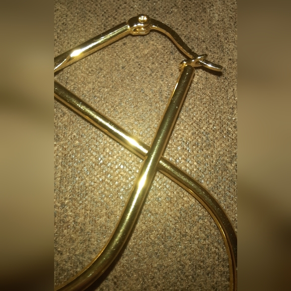 Gold plated hoops open teardrop hinge hooks new no tags - Picture 3 of 6